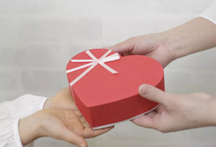 这个冬天不再寒冷优发国际爱心捐衣活动